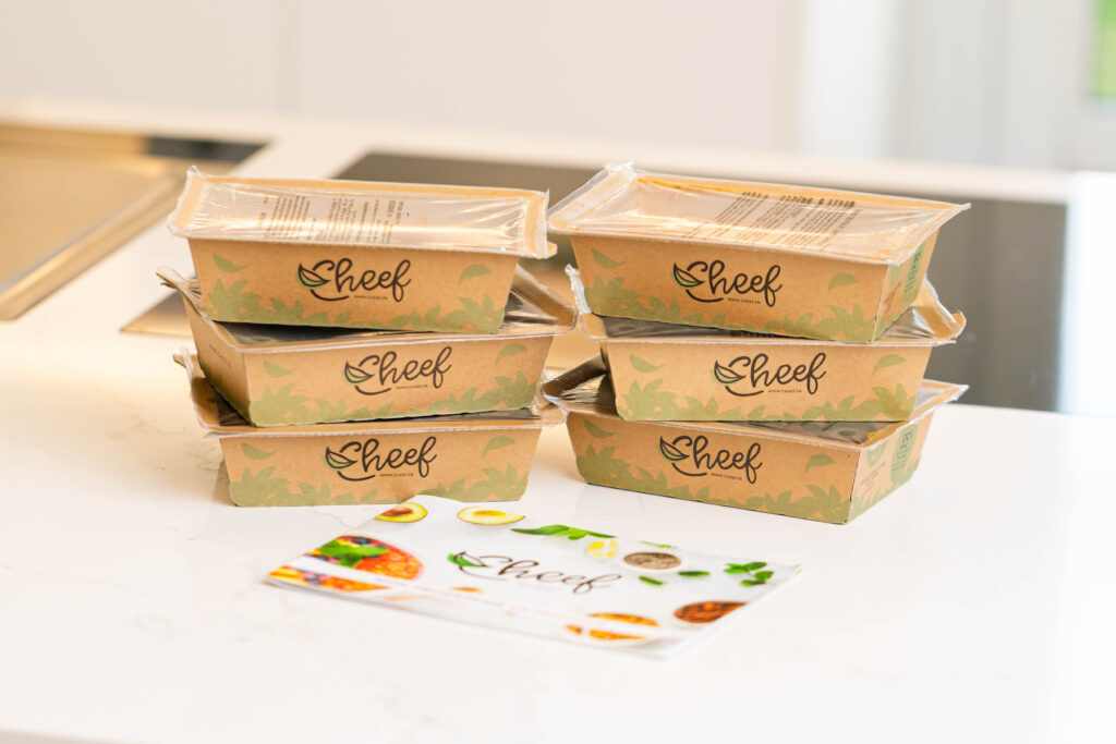 Sélection de repas équilibrés préparés pour un accompagnement nutritionnel